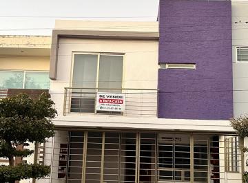 Casa de 3 habitaciones, Zapopan · Oportunidad 3 Rec Cochera 2 Autos