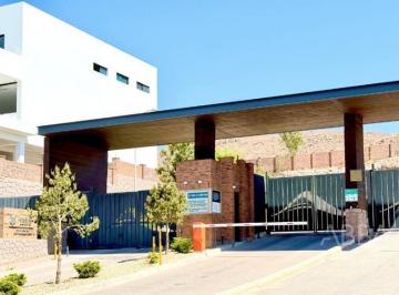 Terreno / Lote · 300m² · Terreno en Venta en Altozano