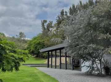 Casa · 516m² · 3 Recámaras · 13 Estacionamientos · Casa en Fraccionamiento Pinar de La Venta