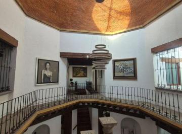 Casa · 439m² · 6 Recámaras · 2 Estacionamientos · Excelente y Espaciosa Casa en Calle Cerrada en Coyoacan