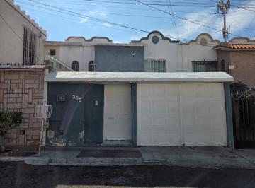 Casa · 140m² · 3 Recámaras · 1 Estacionamiento · Casa en Plazas del Sol 2a Sección