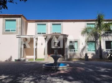 Casa · 1732m² · 9 Recámaras · 10 Estacionamientos · Casa en Venta en Jurica Campestre - (4)