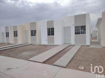 Casa · 45m² · 2 Recámaras · 2 Estacionamientos · Casa en Privada Palermo en Venta