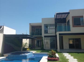 Casa · 415m² · 4 Estacionamientos · Casa en Venta en Cuernavaca, en Lomas de Vista Hermosa, Para Estrenar, con Habitación en Planta Baja