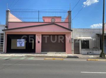 Casa · 304m² · 4 Recámaras · 2 Estacionamientos · Venta de Casa a Pie de Callle Zona Chula Vista El Carme, 25 Poniente