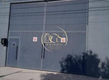 Bodega comercial · 396m² · 2 Recámaras · 2 Estacionamientos · Bodega en Venta Las Insurgentes Celaya