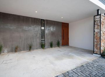 Casa · 178m² · 3 Recámaras · 2 Estacionamientos · Casa en Conkal
