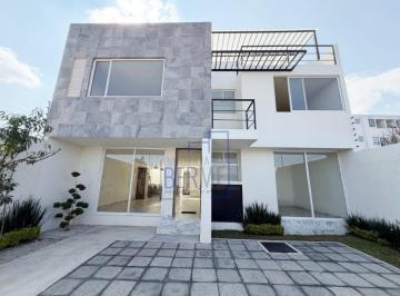 Casa · 200m² · 3 Recámaras · 2 Estacionamientos · Hermosa y Amplia Casa, en Huejotzingo Puebla, Venta Huejotzingo