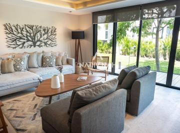Casa · 381m² · 4 Recámaras · Casa en Renta, 4 Recámaras, Piscina, Estudio, La Laguna, Puerto Cancún