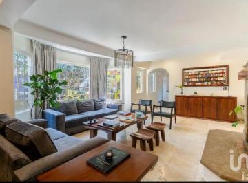 Casa · 281m² · 3 Recámaras · 2 Estacionamientos · Casa en Venta en San Angel, Confort, Estilo y Plusvalía