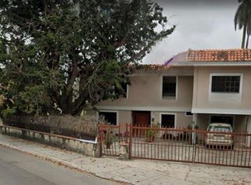 Casa · 800m² · 3 Recámaras · 5 Estacionamientos · Casa en Venta Col. Altavista