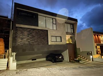 Casa · 625m² · 4 Recámaras · 4 Estacionamientos · Casa en Venta en La Vista, Bosque Real