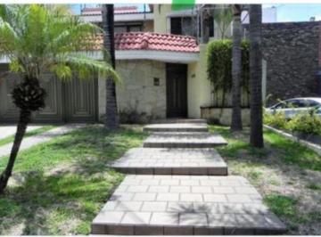 Casa de 4 habitaciones, Zapopan · Casa en Venta en Jardines del Sol, Zapopan, Jalisco