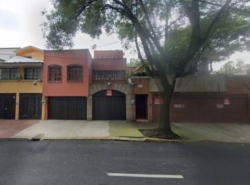 Casa de 4 habitaciones, Coyoacán · Oportunidad Casa en Remate en C. Abasolo Col. del Carmen, Coyoacán. Cdmx.