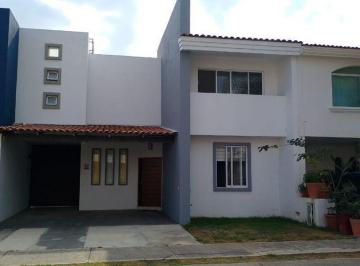 Casa · 220m² · 4 Recámaras · 3 Estacionamientos · Casa en Venta en Bosques de Santa Anita