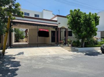 Casa de 3 habitaciones, Monterrey · Casa en Venta de un Piso en Cumbres Elite Equipada y Frente a Parque
