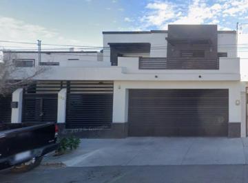 Casa de 3 habitaciones, Hermosillo · Venta de Casa en Calle Gral. Bernardo Reyes, San Benito, Hermosillo, Son.