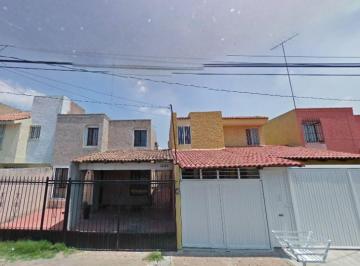 Casa de 3 habitaciones, Irapuato · Tabachines