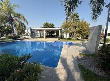 Casa en condominio de 2 habitaciones, Tlajomulco de Zúñiga · Se Vende Casa en Coto Privado con Alberca y Doble Vigilancia - Hacienda Santa Cruz, Tlajomulco.