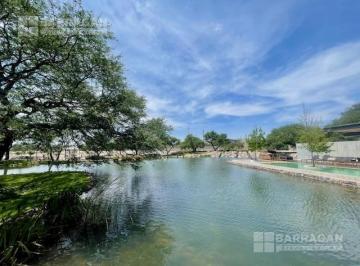 Terreno / Lote · 385m² · Lote Residencial en Venta en Lomas del Campanario Norte, Condominio Lagos