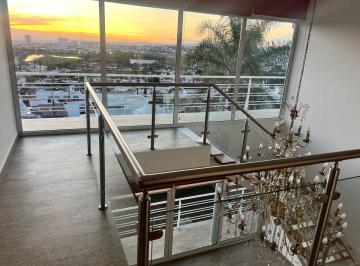 Casa de 5 habitaciones, Querétaro · Casa Amplia en Privada Céntrica con Vista Panorámica