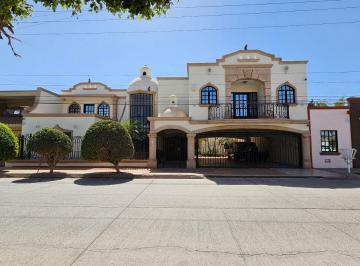Casa de 5 habitaciones, Ahome · Casa en Venta de Oportunidad 5 Recámaras, Recámara en Planta Baja Fracc. del Real en Los Mochis