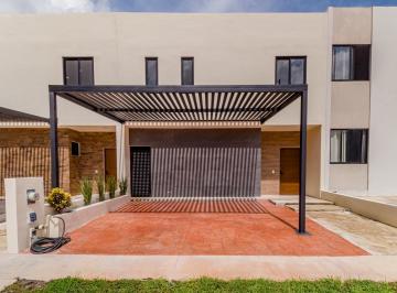 Casa · 219m² · 3 Recámaras · Casa en Venta, 3 Recamaras, Patio/jardín en Río, Av Huayacán, Cancún