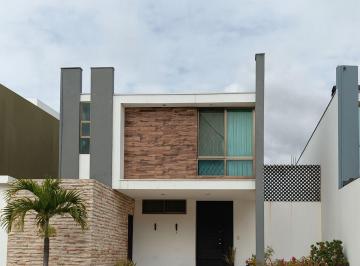 Casa · 216m² · 3 Recámaras · 2 Estacionamientos · Casa en Venta Fracc Real Campestre Villahermosa