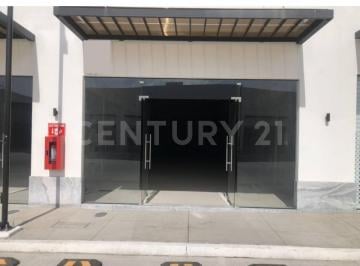 Local comercial · 121m² · 8 Estacionamientos · Local en Renta en Plaza Cavas