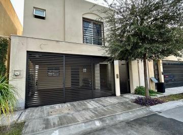 Casa · 173m² · 3 Recámaras · 2 Estacionamientos · Casa en Venta en Escobedo Fraccionamiento Campoamor