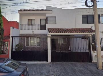 Casa de 4 habitaciones, Guadalajara · Venta de Casa en Bilbao, Santa Monica, Guadalajara, Jal.