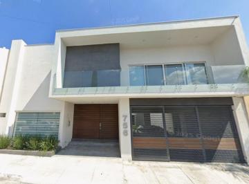 Casa de 4 habitaciones, Monterrey · Venta de Casa en Contry La Silla, Nuevo León.