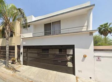 Casa de 3 habitaciones, Monterrey · Venta de Casa en Cumbres Madeira, Monterrey, Nuevo León.
