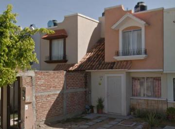 Casa de 3 habitaciones, León · Casa en Venta en Fraccionamiento Azul Maguey Leon Guanajuato