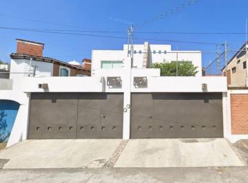 Casa de 4 habitaciones, Morelia · Venta de Casa en Calle Juan de Dios Peza, Lomas de Santa Maria, Morelia, Mich.
