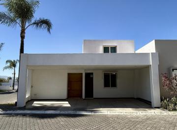 Casa · 500m² · 3 Recámaras · 3 Estacionamientos · Casa en Venta, Condominio Jade San Agustín, Tlajomulco de Zúñiga, Jalisco.