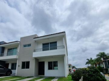 Casa de 3 habitaciones, Tlajomulco de Zúñiga · Casa en Venta en Nueva Galicia
