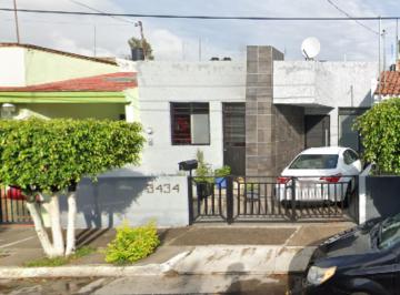 Casa de 3 habitaciones, Guadalajara · Casa en Venta en C. Isla Groelandiacol. Jardines del Surguadalajara C. P. 44950 | Jalisco