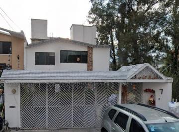 Casa de 4 habitaciones, Naucalpan de Juárez · Casa en Venta en C. Pegassofracc. Jardines de Satélitenaucalpan de Juárez C. P. 53129 | Estado de