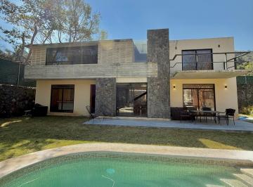 Casa de 3 habitaciones, Tepoztlán · Casa Moderna con Terraza y Alberca en El Centro de Tepoztlán