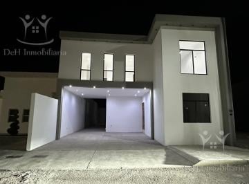 Casa · 320m² · 4 Recámaras · 2 Estacionamientos · Residencial Solara Delicias