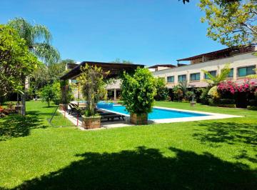Casa de 3 habitaciones, Yautepec · Venta de Casa en Yautepec con Alberca en Fraccionamiento