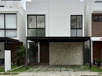 Casa · 309m² · 3 Recámaras · 2 Estacionamientos · ¡Bonita Casa en Venta/renta, a Pasos de La Casa Club en Residencial Aqua!