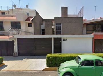Casa de 4 habitaciones, Coyoacán · Casa en Venta en Colonia Paseos de Taxqueña Coyoacan Ciudad de Mexico