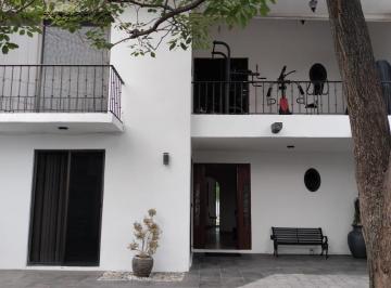 Casa · 492m² · 4 Recámaras · 4 Estacionamientos · Casa en Palmira Tinguindin