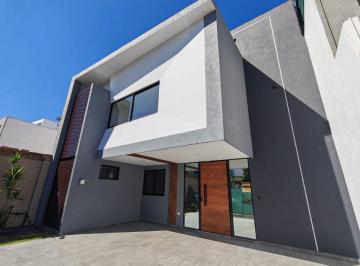 Casa de 4 habitaciones, San Andrés Cholula · Casa con Recámara en Planta Baja en Lomas II Zona Azul
