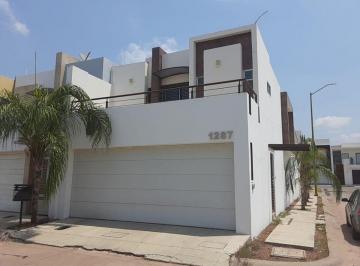 Casa de 2 habitaciones, Culiacán · Se Renta Casa en Culiacan de Dos Recamaras en Fraccionamiento Isla Musala