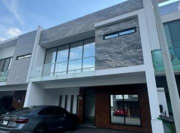 Casa en condominio · 225m² · 4 Recámaras · 2 Estacionamientos · Casa en Venta, La Cima, Zapopan - Coto G.