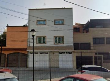 Casa de 3 habitaciones, Coyoacán · Oportunidad Casa en Remate en Calle Caléndula Col. Xotepingo, Coyoacán, Cdmx