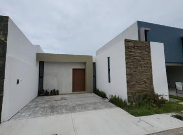 Casa · 115m² · 2 Recámaras · 2 Estacionamientos · Casa en Fraccionamiento Lomas del Mediterráneo
